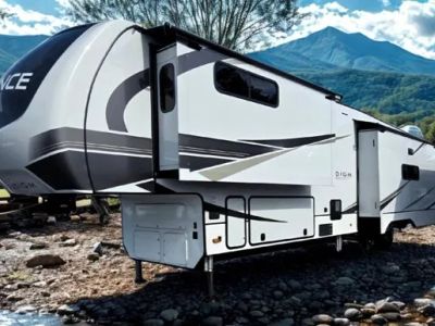 2024 Alliance RV Paradigm - Photo 3
