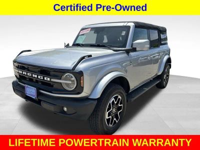 2023 Ford Bronco Base in Iconic Silver Metallic — front three-quarter view