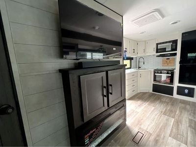 2026 VENTURE RV SPORTTREK — photo 8 view
