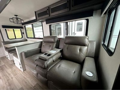 2026 VENTURE RV SPORTTREK — photo 7 view