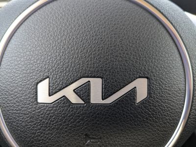 2026 Kia K5 — photo 32 view