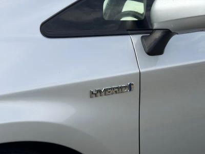 2015 Toyota Prius — photo 9 view