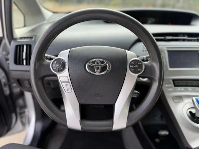 2015 Toyota Prius — photo 18 view