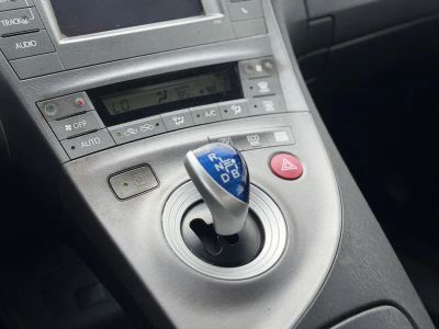 2015 Toyota Prius — photo 17 view