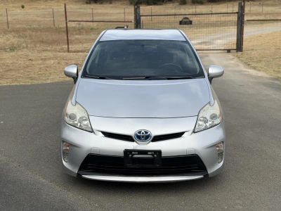 2015 Toyota Prius — side profile view