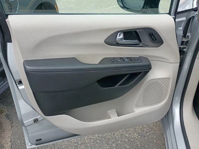 2024 Chrysler Pacifica — rear three-quarter view