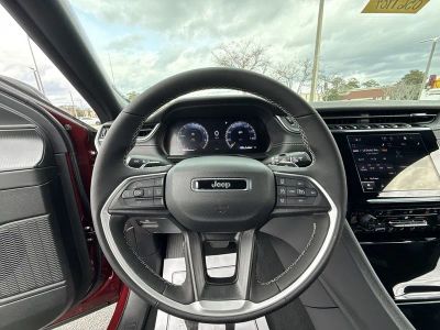 2026 Jeep Grand Cherokee — photo 13 view