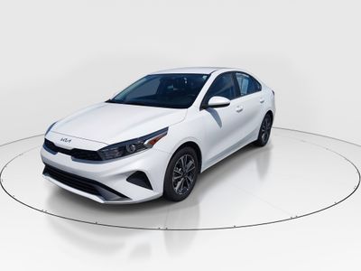 2024 Kia Forte - Photo 3