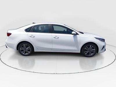 2024 Kia Forte - Photo 8