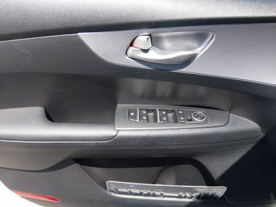 2024 Kia Forte - Photo 18