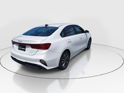 2024 Kia Forte - Photo 7