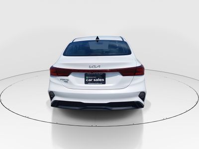 2024 Kia Forte - Photo 6