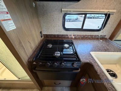 2018 Coachmen RV Freelander — photo 20 view