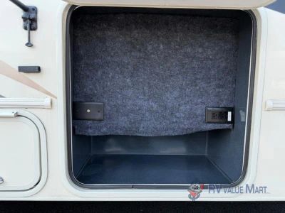 2018 Coachmen RV Freelander — photo 12 view