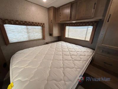 2018 Coachmen RV Freelander — photo 26 view