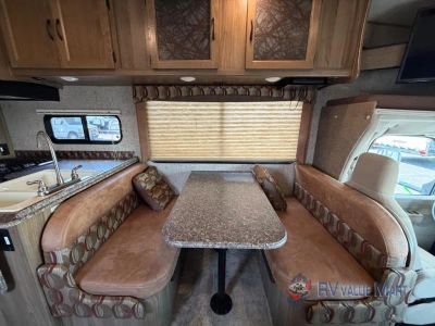 2018 Coachmen RV Freelander — photo 16 view