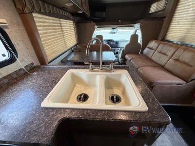2018 Coachmen RV Freelander — photo 21 view