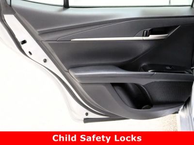 2025 Toyota Camry FWD - Photo 25