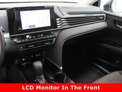 2025 Toyota Camry FWD - Photo 15