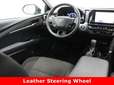 2025 Toyota Camry FWD - Photo 30