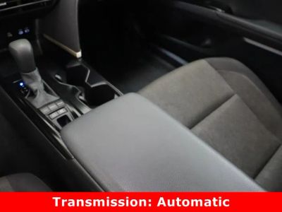 2025 Toyota Camry FWD - Photo 16