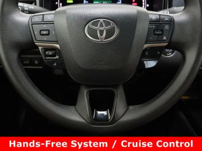 2025 Toyota Camry FWD - Photo 23