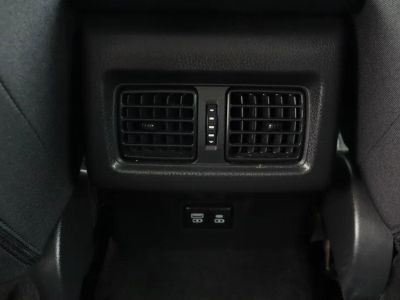 2025 Toyota Camry FWD - Photo 28