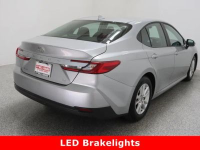 2025 Toyota Camry FWD - Photo 7