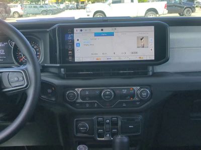 2026 Jeep Wrangler — photo 18 view