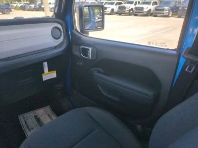 2026 Jeep Wrangler — photo 17 view