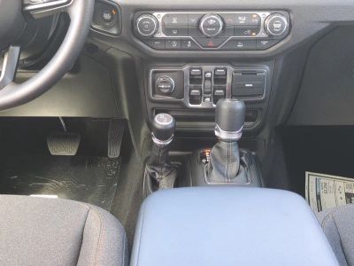 2026 Jeep Wrangler — photo 19 view