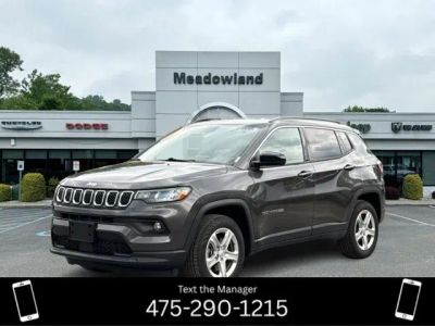 2023 Jeep Compass Latitude in Granite Crystal Metallic Clearcoat — front three-quarter view