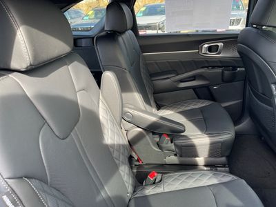 2026 Kia Sorento Hybrid - Photo 14
