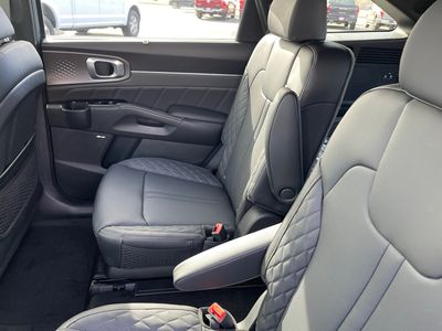 2026 Kia Sorento Hybrid - Photo 18