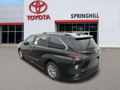 2026 Toyota Sienna — detail view
