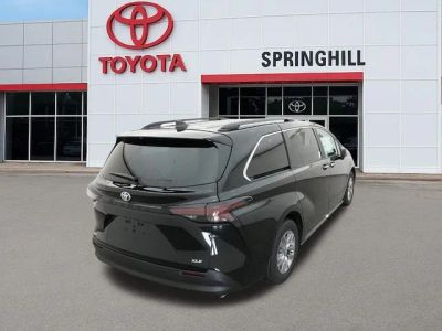 2026 Toyota Sienna — photo 8 view