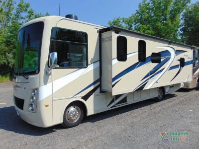 2022 Thor Motor Coach Freedom Traveler — rear three-quarter view