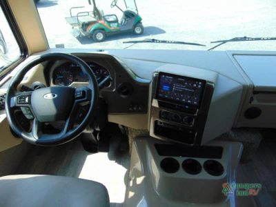 2022 Thor Motor Coach Freedom Traveler — photo 8 view