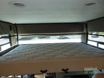 2022 Thor Motor Coach Freedom Traveler — photo 18 view