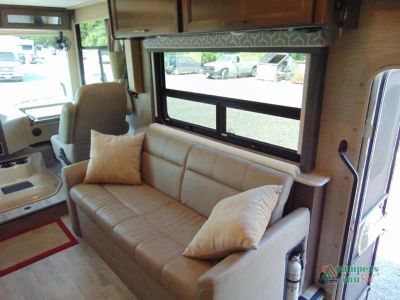 2022 Thor Motor Coach Freedom Traveler — photo 15 view