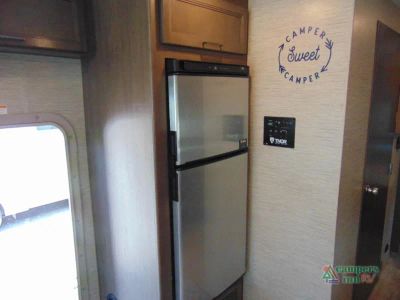 2022 Thor Motor Coach Freedom Traveler — photo 22 view