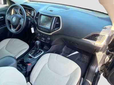 2016 Jeep Cherokee — photo 13 view