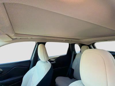 2016 Jeep Cherokee — photo 26 view
