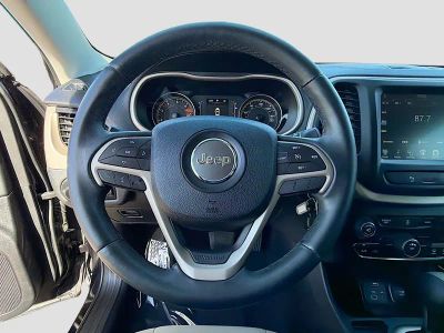 2016 Jeep Cherokee — photo 38 view