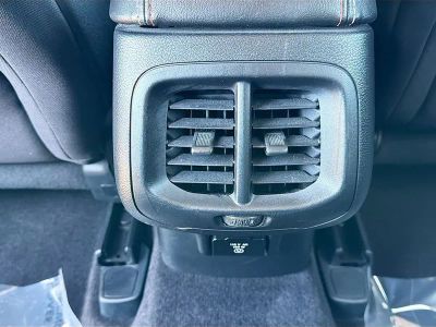 2016 Jeep Cherokee — photo 19 view