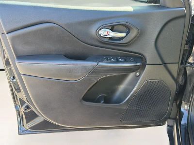 2016 Jeep Cherokee — photo 21 view