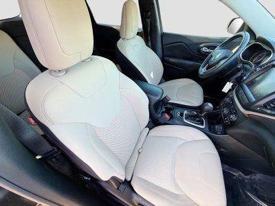 2016 Jeep Cherokee — photo 14 view