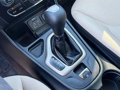 2016 Jeep Cherokee — photo 28 view