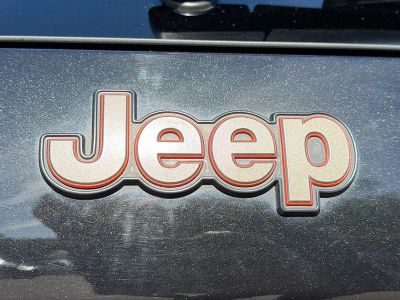 2016 Jeep Cherokee — photo 11 view