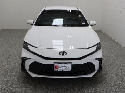 2026 Toyota Camry FWD - Photo 3